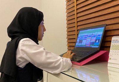 "الدفتر الرقمي" مبادرة نوعية لثانوية مدينة حمد خلال الجائحة