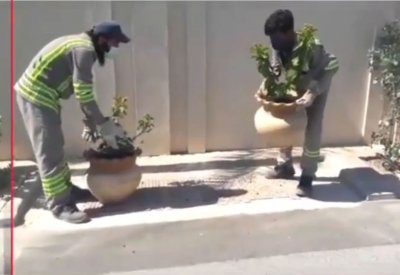بلدية المحرق: أصايص منزل عراد مخالفة لإشغال الطريق