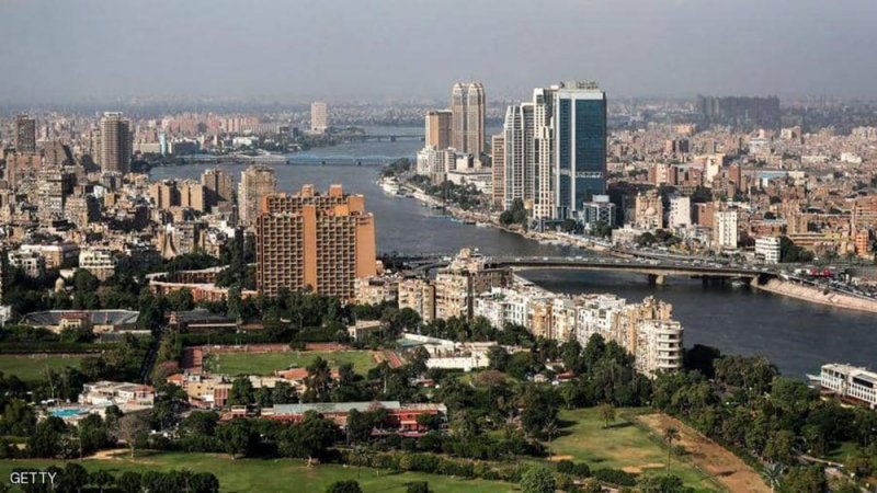 مصر تبدأ تخفيف إجراءات مكافحة كورونا