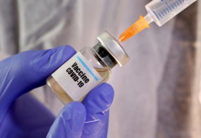 الهند تبرم اتفاقًا مع شركة محلية لإنتاج 300 مليون جرعة من لقاح كورونا