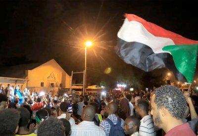 السودان.. الجيش يغلق الطرق المؤدية لمقر قيادته بالخرطوم