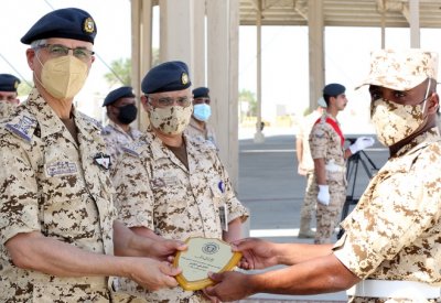 قوة دفاع البحرين تقيم حفل تخريج دورة المستجدين العسكريين في سلاح الجو الملكي البحريني