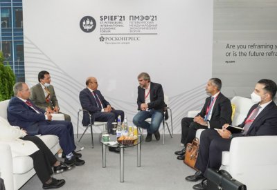 وزير الخارجية يجتمع مع رئيس مجلس الدفاع والسياسة الخارجية بروسيا الاتحادية