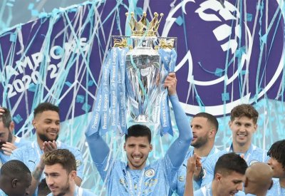 دياز أفضل لاعب في الدوري الإنجليزي