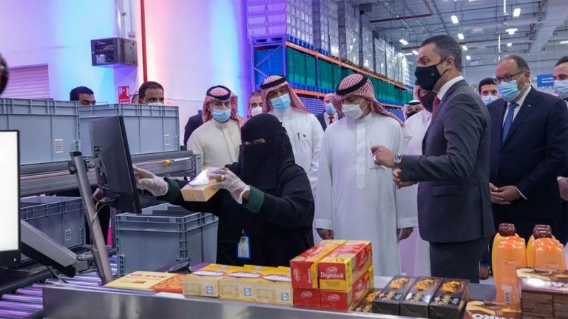 افتتاح أول مركز ذكي يعمل بالروبوتات لطلبات كارفور السعودية