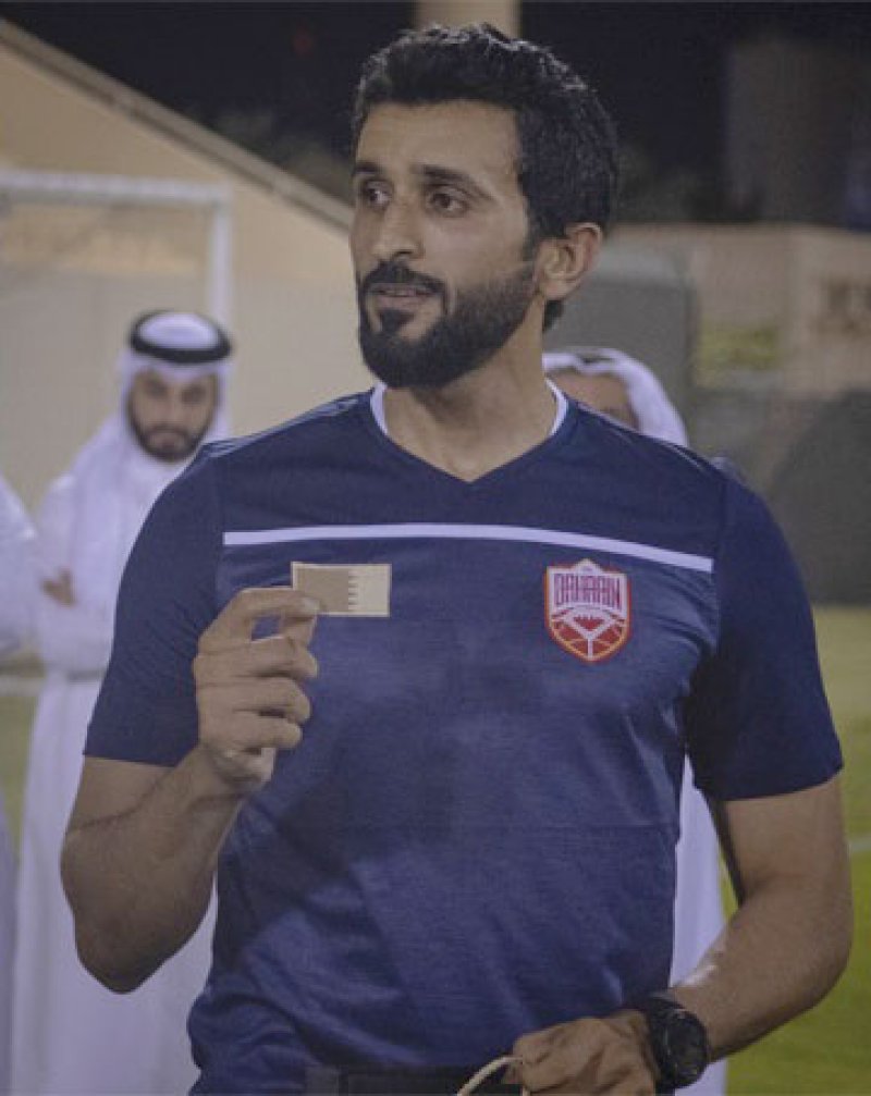 ناصر بن حمد يلهم المواطنين ويعزز قيم الولاء وكبار المسؤولين يتفاعلون مع المبادرة