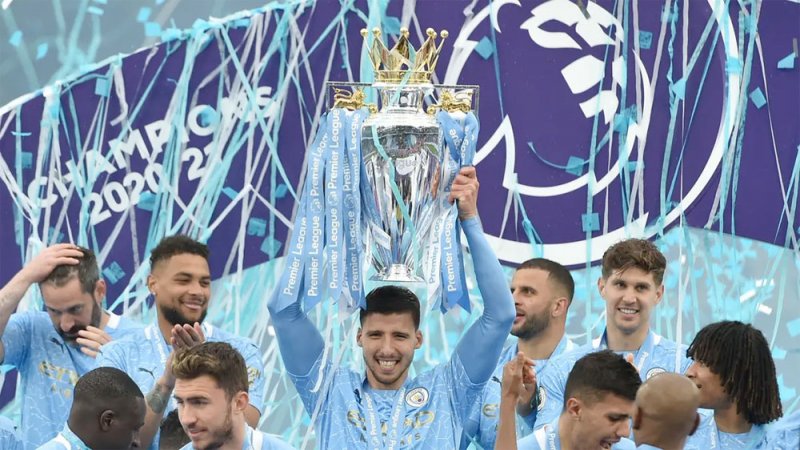دياز أفضل لاعب في الدوري الإنجليزي