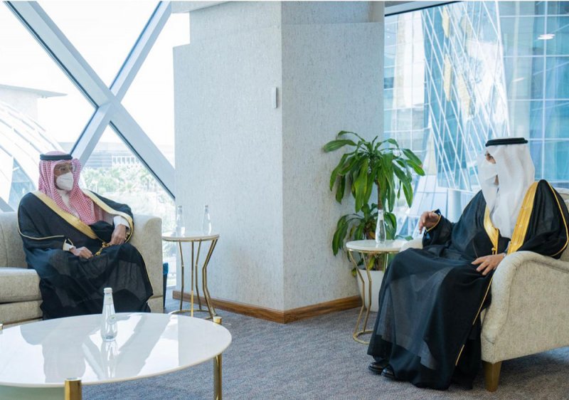رئيس الهيئة السعودية للبيانات والذكاء الاصطناعي "سدايا" يستقبل سفير مملكة البحرين في الرياض 