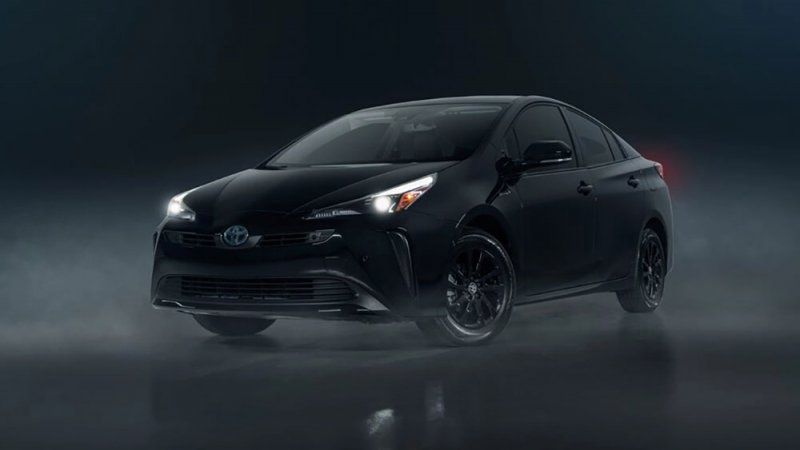 تويوتا Prius بحزمة Nightshade