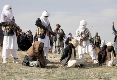 طالبان تقتل عشرة من عمال نزع الألغام في أفغانستان