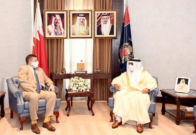 وزير الداخلية يستقبل سفير المملكة المتحدة