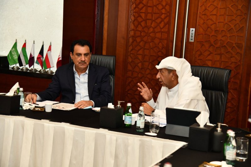 رئيس غرفة البحرين يلتقي مع رئيس الغرف العراقية في دبي لبحث سبل تعزيز التعاون التجاري والاستثماري بين البلدين