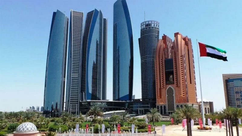 الإمارات تحذر من تصوير مواقع سقوط المقذوفات وتؤكد اتخاذ إجراءات قانونية صارمة بحق المخالفين