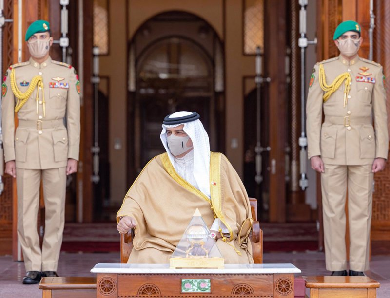 جلالة الملك المفدى يعرب عن اعتزازه بالجهود المخلصة والمقدرة التي يبذلها سمو ولي العهد خدمة لوطنه في كافة المجالات