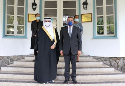 سفير البحرين لدى جمهورية سيشل المقيم في أبوظبي يلتقي عددا من كبار المسؤولين