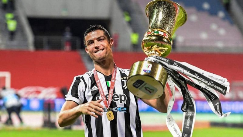 عائق وحيد أمام رحيل رونالدو عن اليوفي.. والحل "صعب"