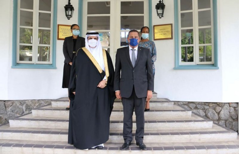 سفير البحرين لدى جمهورية سيشل المقيم في أبوظبي يلتقي عددا من كبار المسؤولين