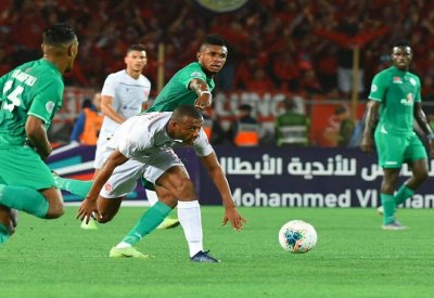 الوداد والرجاء.. صراع الرمق الأخير يشتعل في المغرب