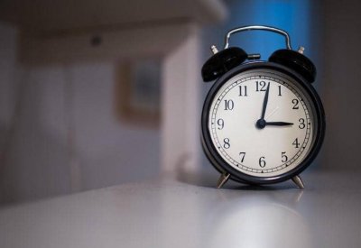 الاستيقاظ مبكرا بساعة عن المعتاد.. دراسة تكشف "فائدة عظيمة"
