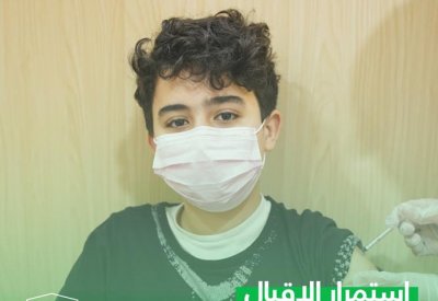 بالصور: استمرار إقبال الفئة العمرية من 12 إلى 17 عامًا على أخذ تطعيم "كورونا"