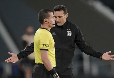 مدرب الأرجنتين: ملعب مباراة تشيلي غير صالح لكرة القدم