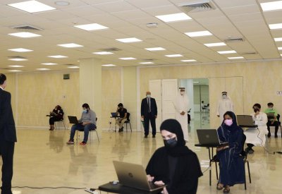 متحدية عوائق جائحة كورونا.. جامعة الخليج العربي تخرج 179 من طلاب الطب