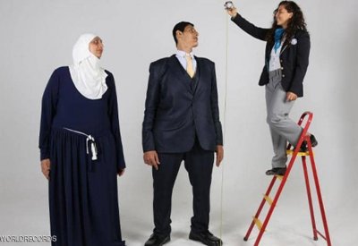 بالصور: عمالقة مصر.. شقيقان يحطمان 5 أرقام قياسية