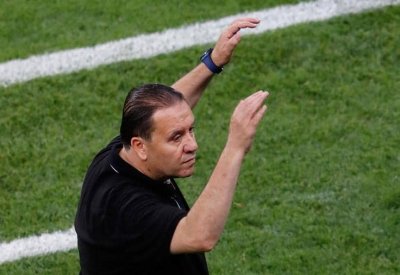 لـ"أسباب مادية".. نبيل معلول يغادر المنتخب السوري