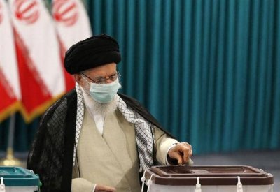 فتح مراكز الاقتراع في إيران.. وخامنئي يناشد "تعالوا وشاركوا"
