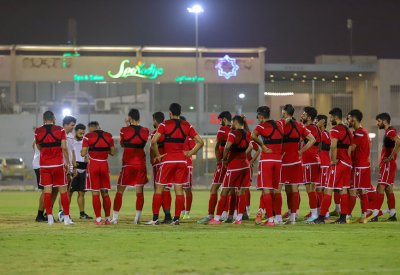 بالصور.. الأحمر يعاود تدريباته ويستعد للملحق العربي