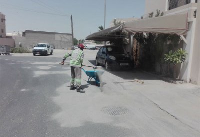 بالصور: أمانة العاصمة تزيل 55 شحنة من الرمال والمخلفات الزراعية