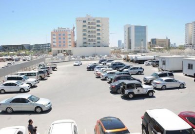 "البلديات" تحصي طلبات استملاك 50 عقاراً بالمحرق لـ"باركات"