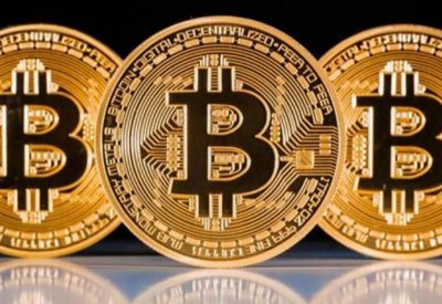 انخفاض سعر عملة بيتكوين الرقمية المشفرة 4.7