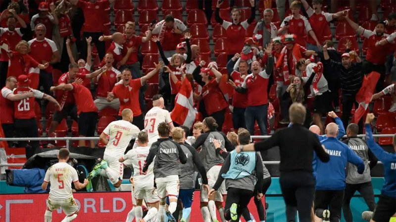 الدنمارك تضرب روسيا برباعية وتخطف بطاقة التأهل