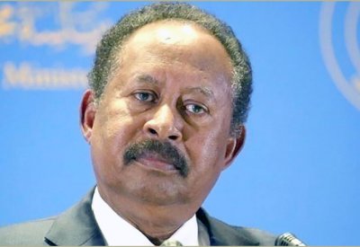 حمدوك يحذر من “تشظ” بالجيش السوداني