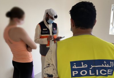 بالفيديو: ضبط سيدة تقدم خدمات تعليم اللياقة البدنية في المنازل من دون ترخيص