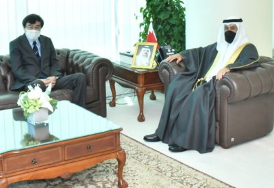 وزير شؤون مجلسي الشورى والنواب يستقبل السفير الياباني