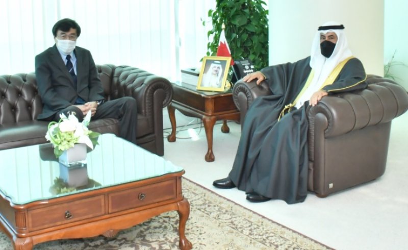 وزير شؤون مجلسي الشورى والنواب يستقبل السفير الياباني