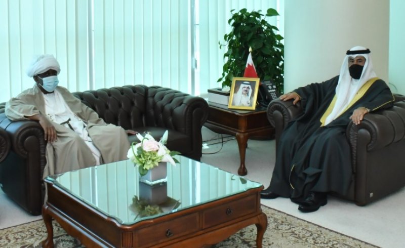 وزير شؤون مجلسي الشورى والنواب يستقبل السفير السوداني