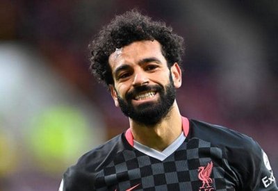 بعد فيديوهات ليفربول.. صلاح يفاجئ متابعيه بـ"لون جديد"