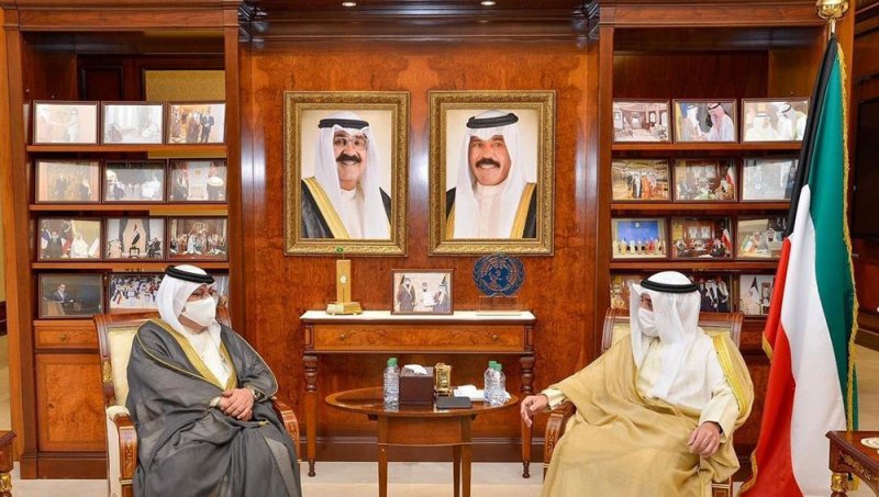 وزير الخارجية ووزير الدولة لشؤون مجلس الوزراء بدولة الكويت يستقبل سفير مملكة البحرين في الكويت