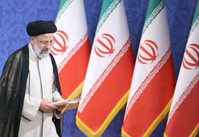 حقوقيون: رئيسي ترشح لإنقاذ خامنئي من أزماته