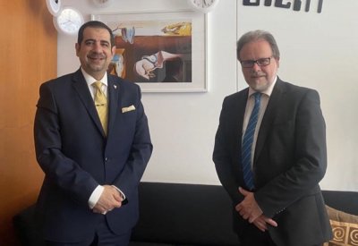 سفير البحرين في برلين يجتمع مع النائب Frank Heinrich عضو البرلمان الألماني