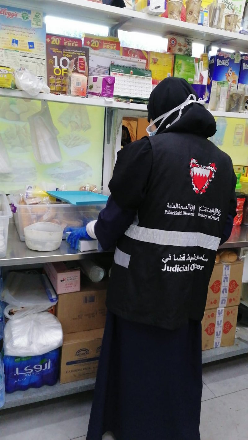 بالصور: "الصحة": حملات تفتيشية شملت 288 مطعمًا ومقهى ومخالفة 51 منها