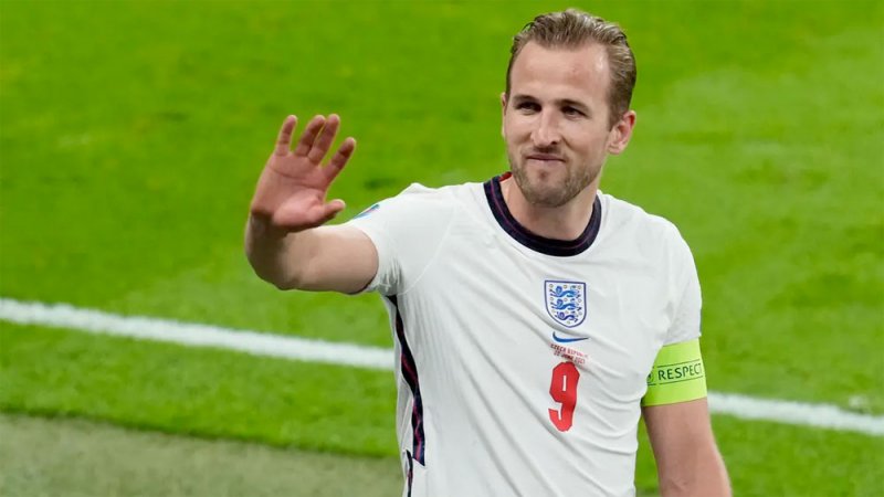 كين: أركز مع المنتخب.. و"الضوضاء" لا تزعجني