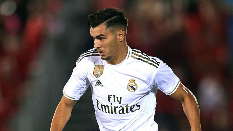 ريال مدريد يضع شرطا لبيع مهاجمه إلى ميلان