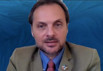 مسؤول برنامج الأمم المتحدة الإنمائي: الرقمنة يجب أن تبدأ من المدارس