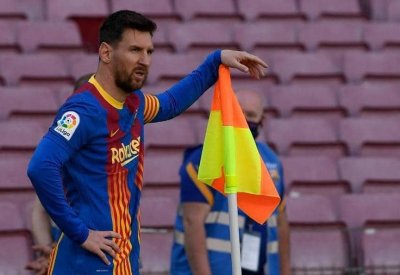 رسميا ميسي "لاعب حر".. ماهي آخر تطورات تجديد عقده؟