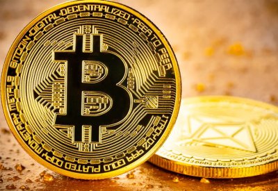 بيتكوين ستتجاوز الذهب خلال 10 سنوات