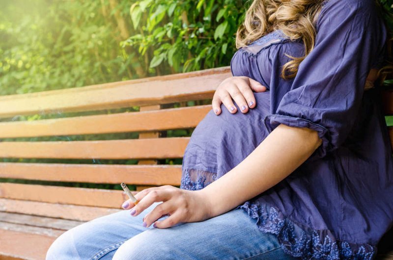 التدخين أثناء الحمل يرفع خطر الإجهاض